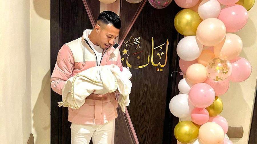 إسلام جابر يرزق بمولوده الأول ليان