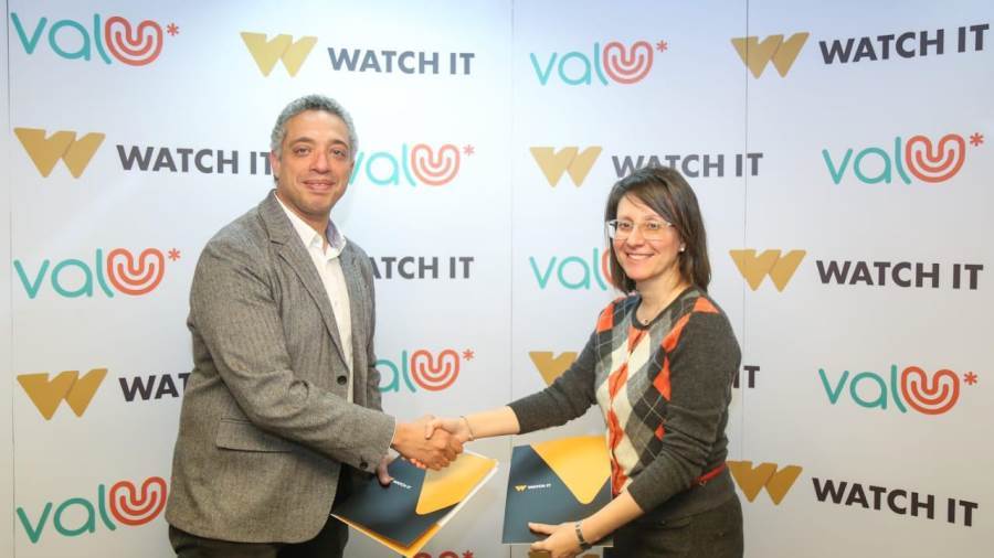 جانب من توقيع اتفاقية الشراكة بين منصة WATCH IT وشركة ڤاليو