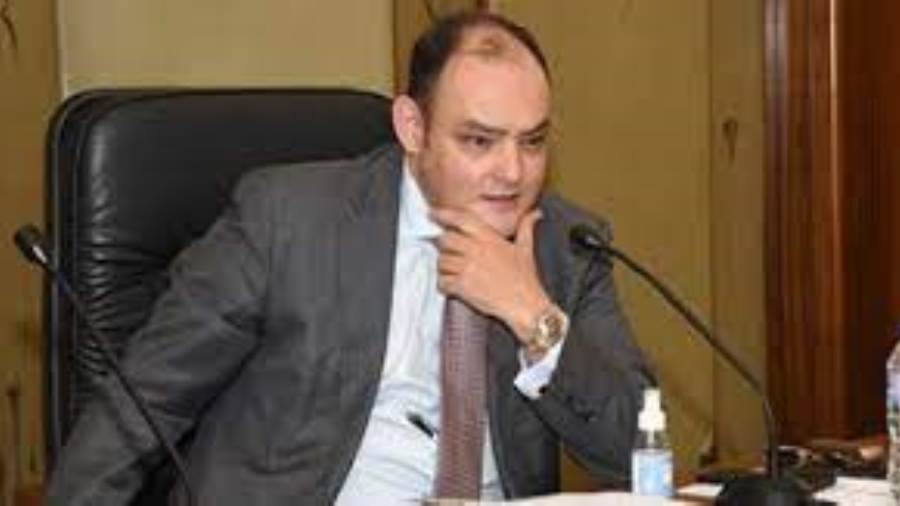 وزير الصناعة والتجارة المهندس أحمد سمير