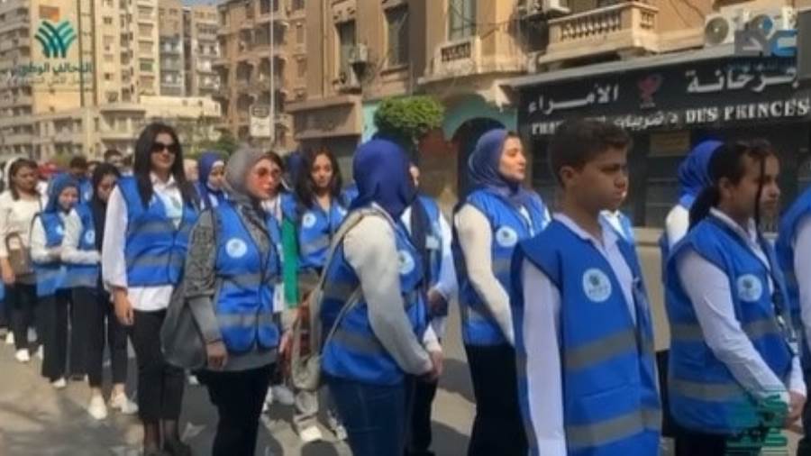 المتطوعين بمادرة كتف في كتف