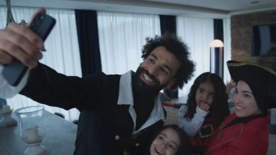 محمد صلاح وعائلته من إعلان فودافون