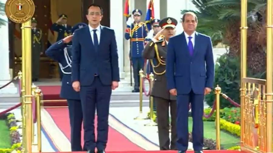 مراسم استقبال الرئيس السيسي لنظيره قبرصي في قصر الاتحادية