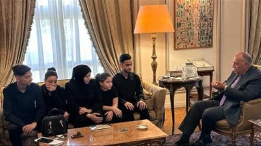 وزير الخارجية يستقبل أسرة محمد الغراوى