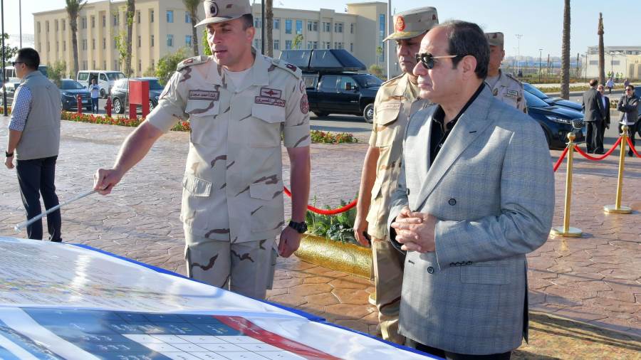 الرئيس السيسى يتفقد الأكاديمية العسكرية وعددا من المنشآت بال