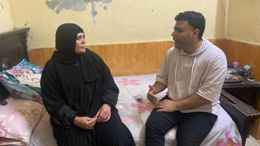السيدة مع محرر بصراحة