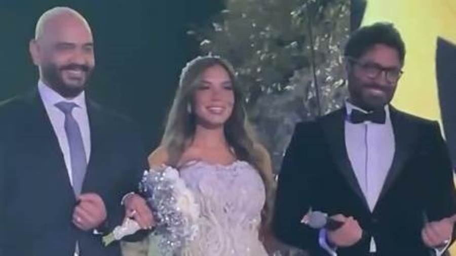 تامر حسني في حفل زفاف هالة عمر