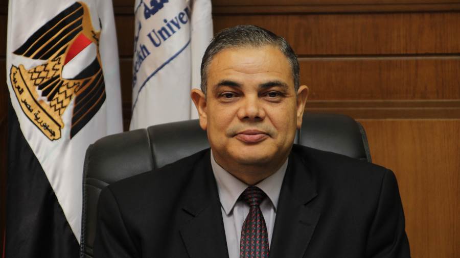 الدكتور عبد الرازق دسوقي رئيس جامعة كفر الشيخ