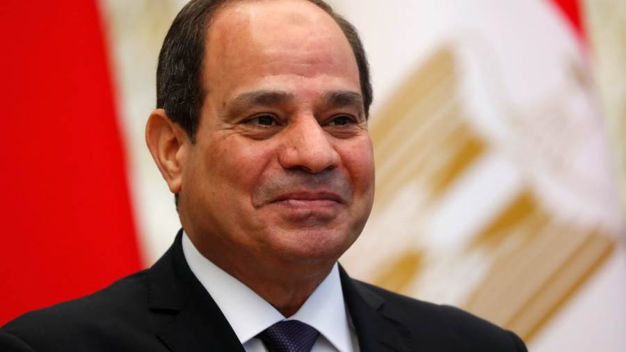 السيسي يوجه بتشكيل لجنة لتقييم موقف نقل المقابر بالسيدة نفسي