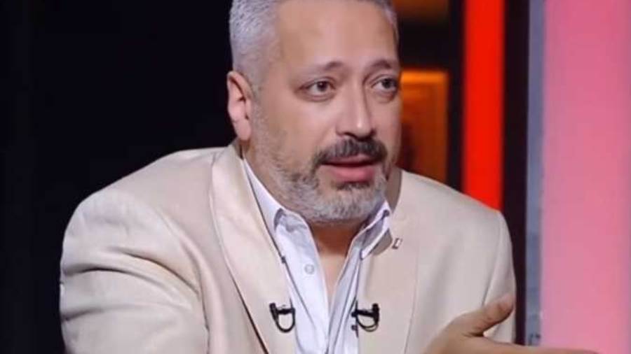 تامر أمين: الحمد لله على نعمة الأهلي.. لما بيكسب بتشوف مراتك