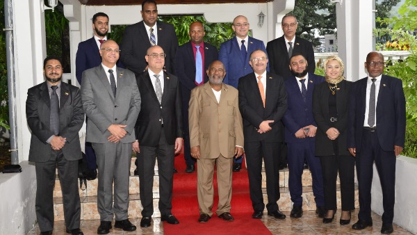 رئيس جزر القمر يستقبل وزير الإسكان ووفد «المقاولون العرب»