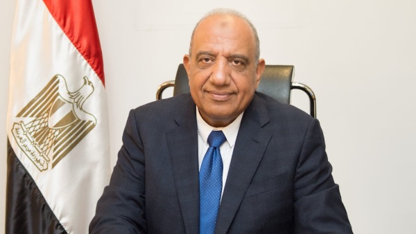 دكتور محمود عصمت وزير قطاع الأعمال العام