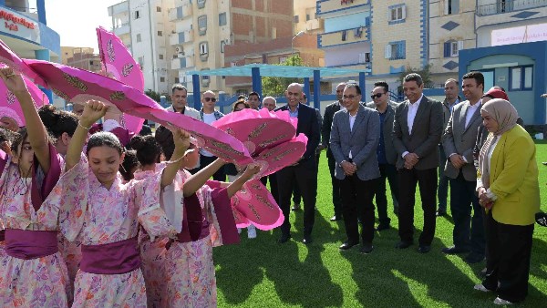 مصطفى مدبولى رئيس لوزراء بمدرسة  المصرية اليابانية - السلام 2