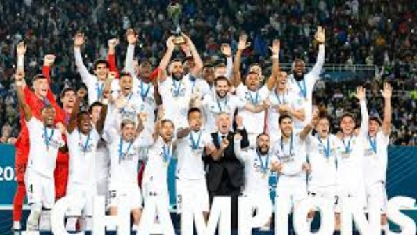 ريال مدريد يتوج بلقب كأس إنتركونتيننتال بفوزه على باتشوكا بثلاثية نظيفة