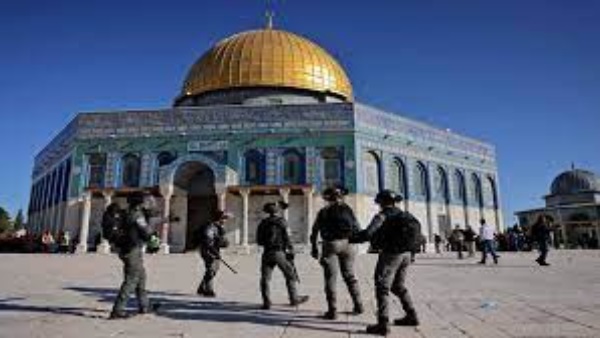 قوات الاحتلال الإسرائيلي تغلق كل محاور الطرق المؤدية إلى المسجد الأقصى