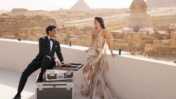 الملياردير الهندي وزوجته عارضة الأزياء من أمام أهرامات الجيزة