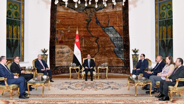 الرئيس السيسي في لقائه مع رئيس وزراء فلسطين