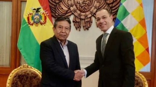  حاتم النشار مع نائب رئيس بوليفيا 