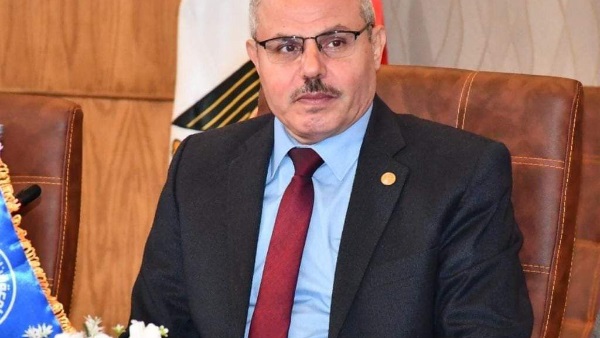 رئيس جامعة قناة السويس 