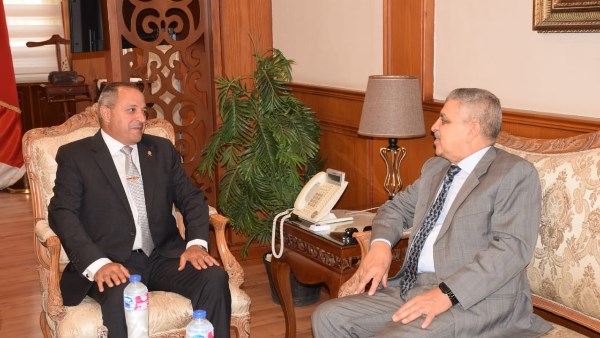 محافظ بورسعيد يستقبل رئيس قناة السويس