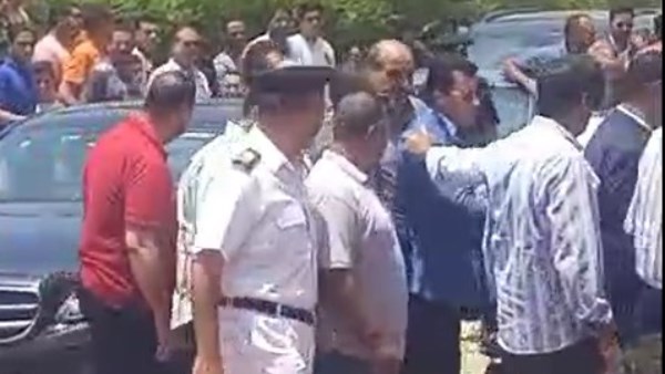 وصول وزير الشباب لجنازة اللاعبة الراحلة شذى نجم