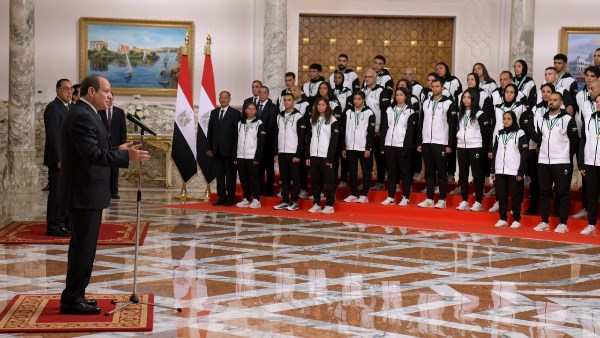 رسالة هامة من الرئيس السيسى لـ لاعبى ولاعبات مصر 
