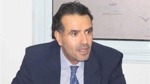 نجل محمود العلايلي 