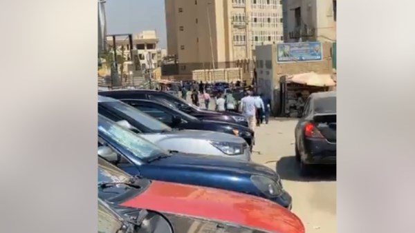 محاكمة عمرو دياب بتهمة صفع شاب