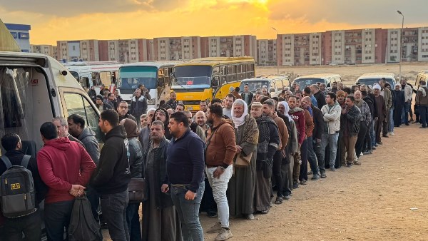 طوابير توكيلات «الجبهة الوطنية»