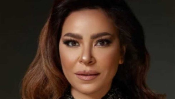 الفنانة ألفت عمر