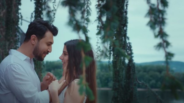 أجواء رومانسية في كليب أحمد سليم "وعد"