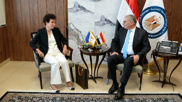 وزير البترول والسفيرة القبرصية