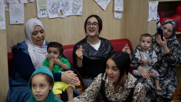 "3 اخوات" في مستشفى الناس 