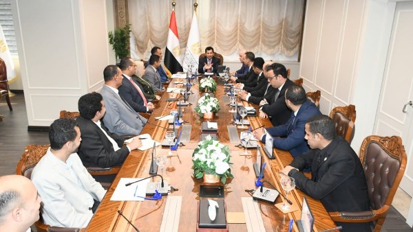 اجتماع وزير الرياضة