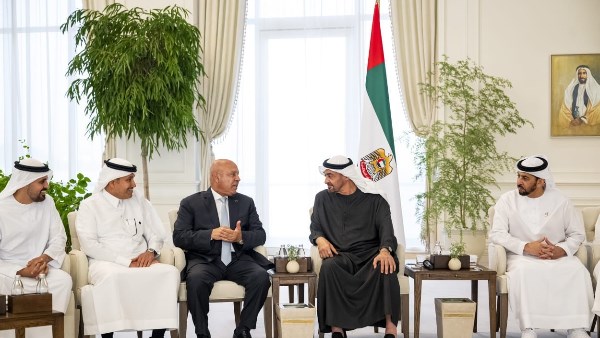 محمد بن زايد يستقبل الوزراء المشاركين في مؤتمر ومعرض "جلوبال ريل 2025"