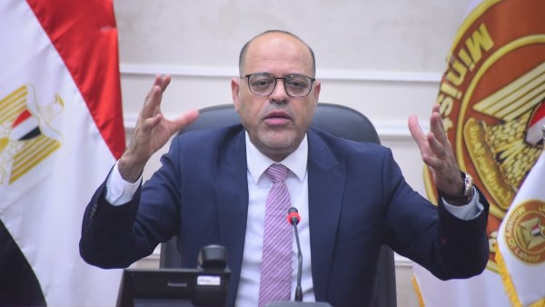  وزير العمل السيد محمد جبران