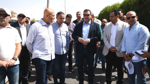 وزير الإسكان يتفقد تطوير طرق ومحاور 6 أكتوبر وحدائق أكتوبر ويشدد على السلامة المرورية