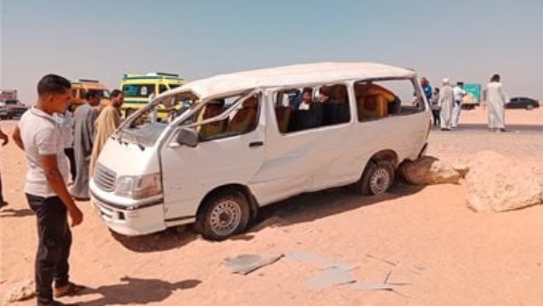 حادث انقلاب سيارة ميكروباص