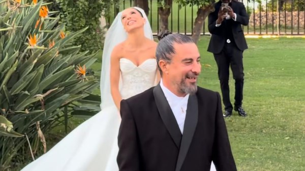 خلال حفل الزفاف  خلال حفل الزفاف