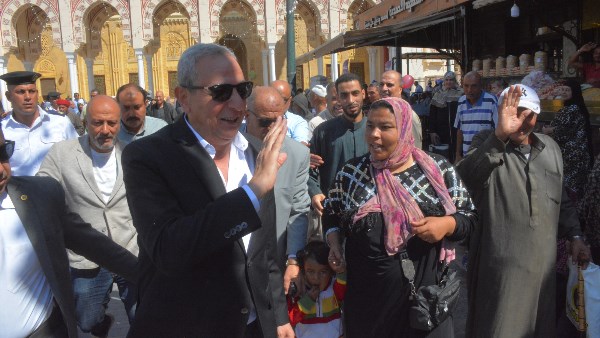 محافظ الغربية أثناء جولته في ساحة مسجد البدوى
