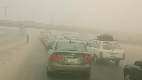 غلق طريق مصر السويس بسبب الشبورة الكثيفه غلق طريق مصر السويس بسبب الشبورة الكثيفه
