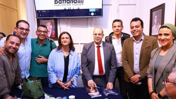 أكرم القصاص يوقع كتابه الجديد أكرم القصاص يوقع كتابه الجديد