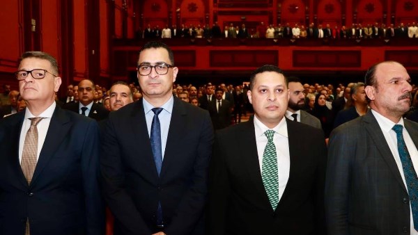 صورة أثناء الاجتماع 