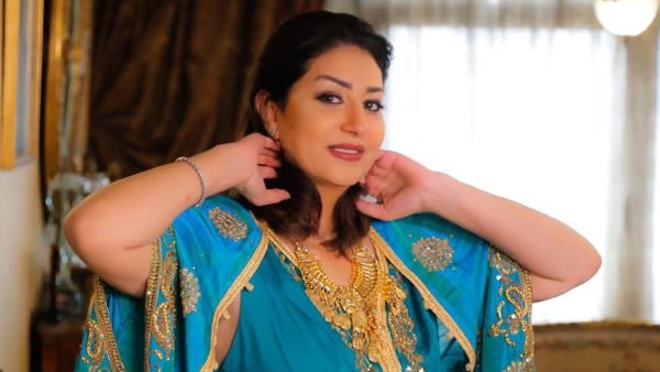 الفنانة وفاء عامر