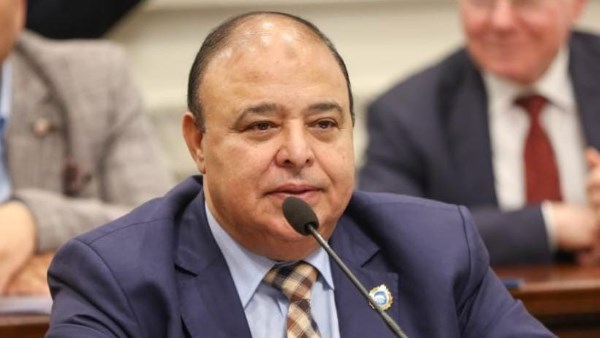 النائب الدكتور حسين خضير رئيس لجنة الصحة بمجلس الشيوخ