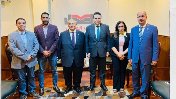 النائب عبدالمنعم إمام رئيس حزب العدل يعقد اجتماعا 