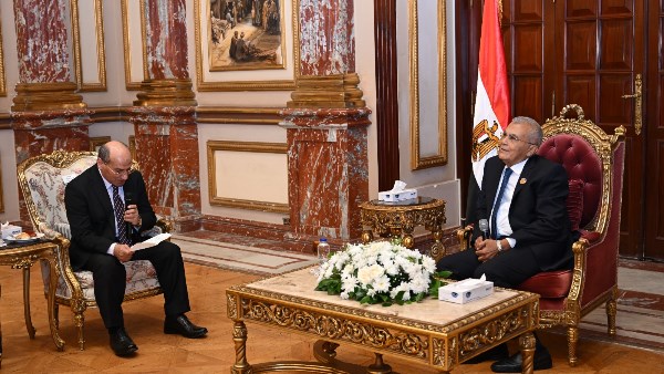 جانب من اللقاء  جانب من اللقاء