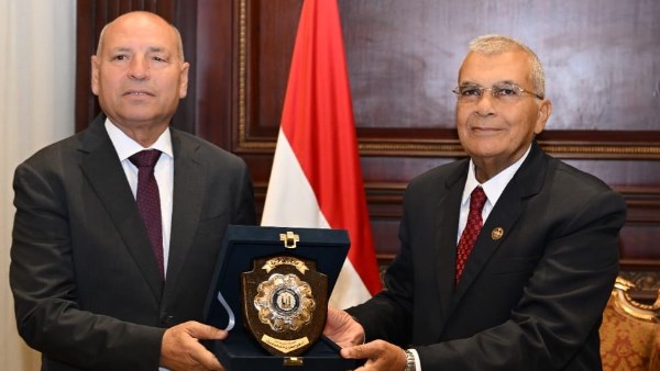 جانب من اللقاء  جانب من اللقاء