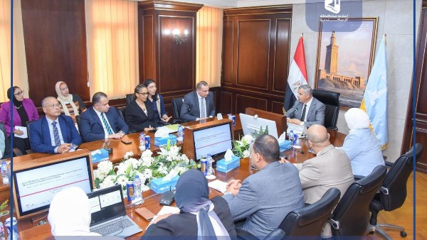 اجتماع محافظ الاسكندرية 