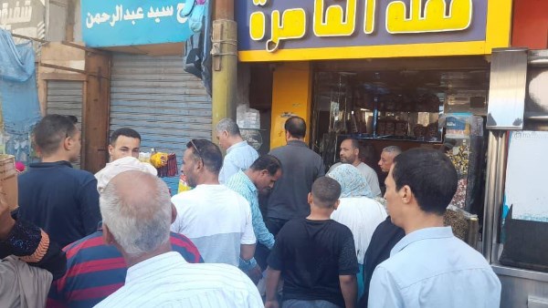 حملة للجنة تراخيص المحال العامة فى مركز أبوقرقاص 