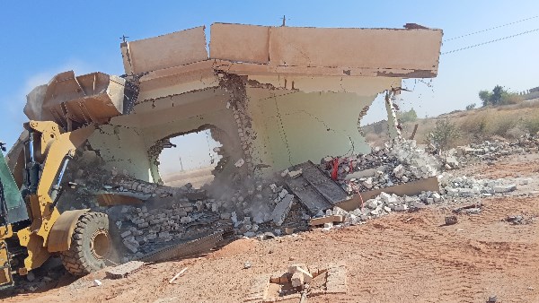 إزالة التعديات على أراضي أملاك الدولة